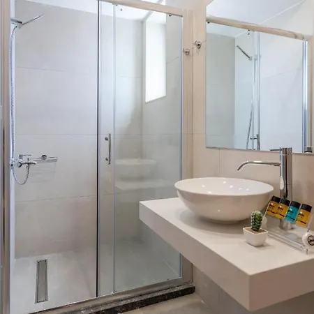 Lux Nymphes Dioni, 30m From With Pool, Bbq And Play Area